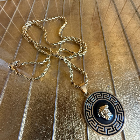 VTG Versace gold rope necklace pendant chain
